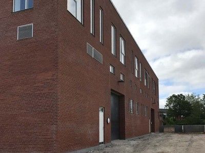 Ny værkstedshal af Dansk Halbyggeri bringer mureruddannelsen op i superligaen!